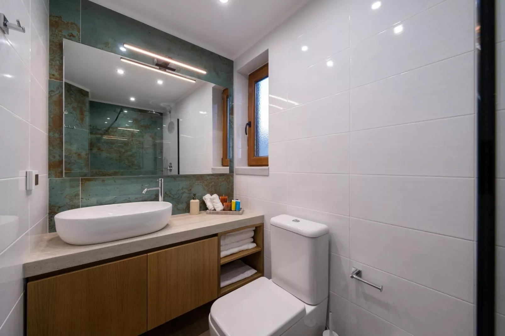Villa Dimitra with swimming pool-Badkamer