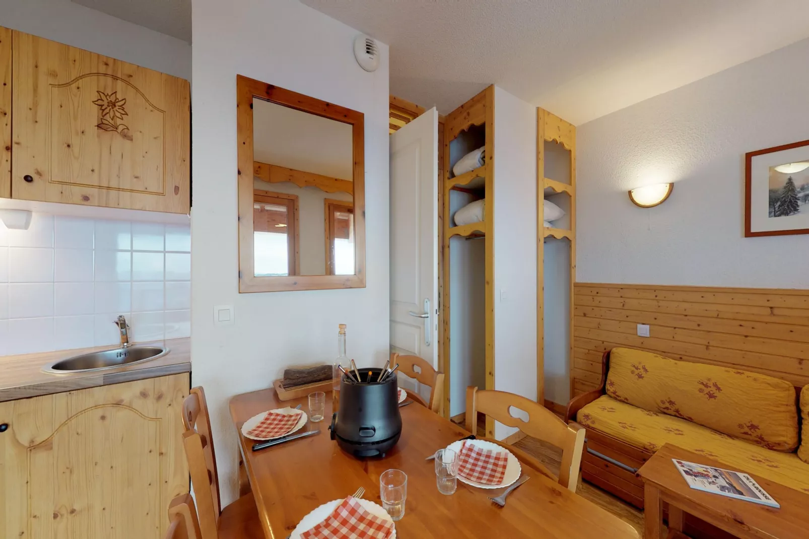 Vercors 2 032-FAMILLE & MONTAGNE studio 4 pers-Eetkamer