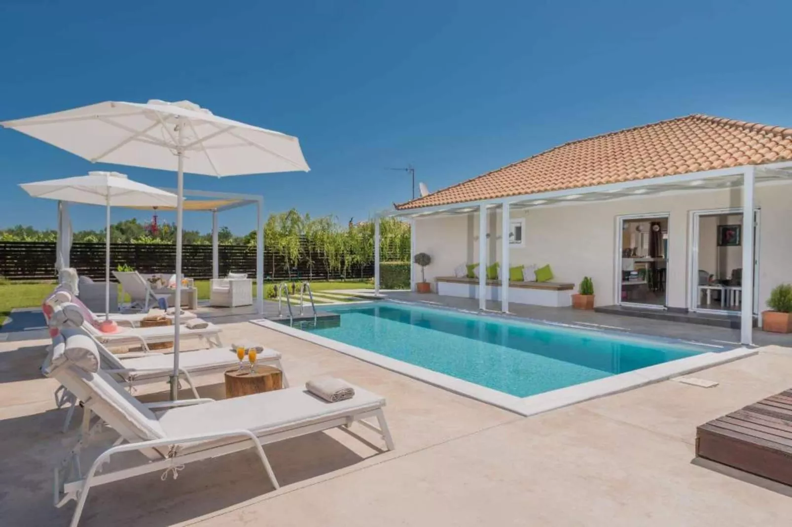 poolofhouse