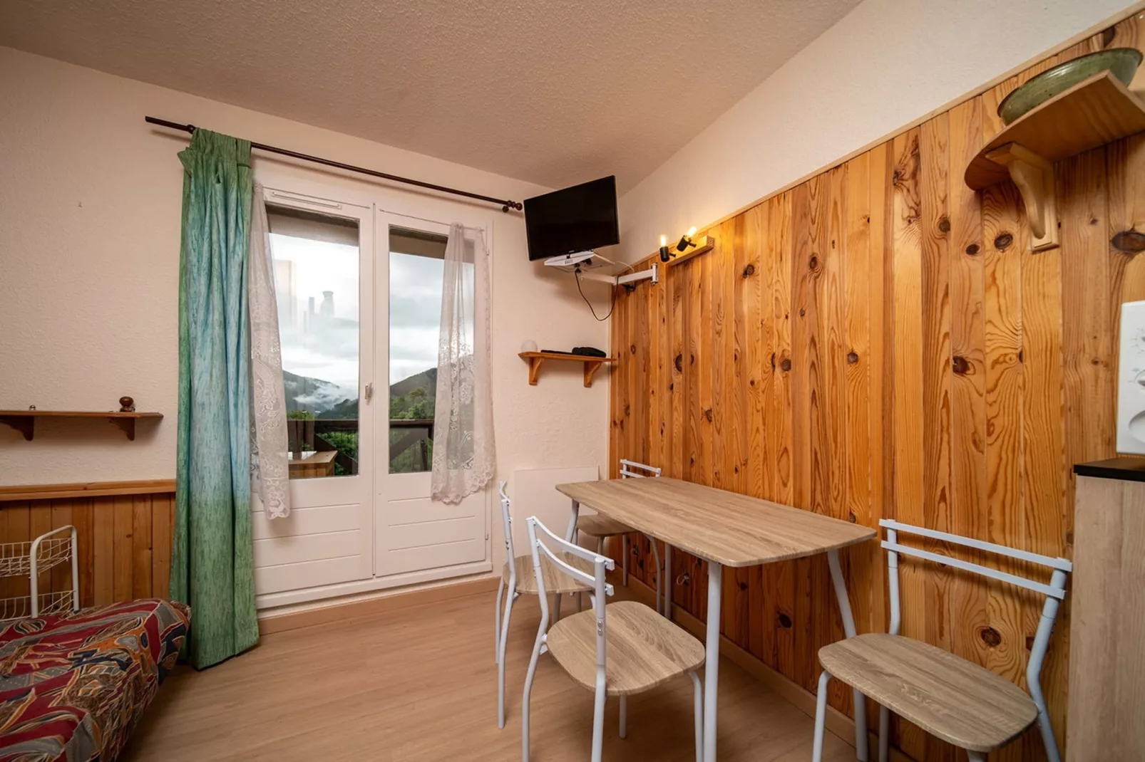 LE SCHUSS 5 N°28 - ST4C-Eetkamer