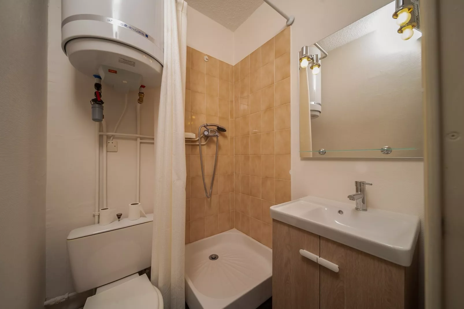 LE SCHUSS 5 N°28 - ST4C-Badkamer