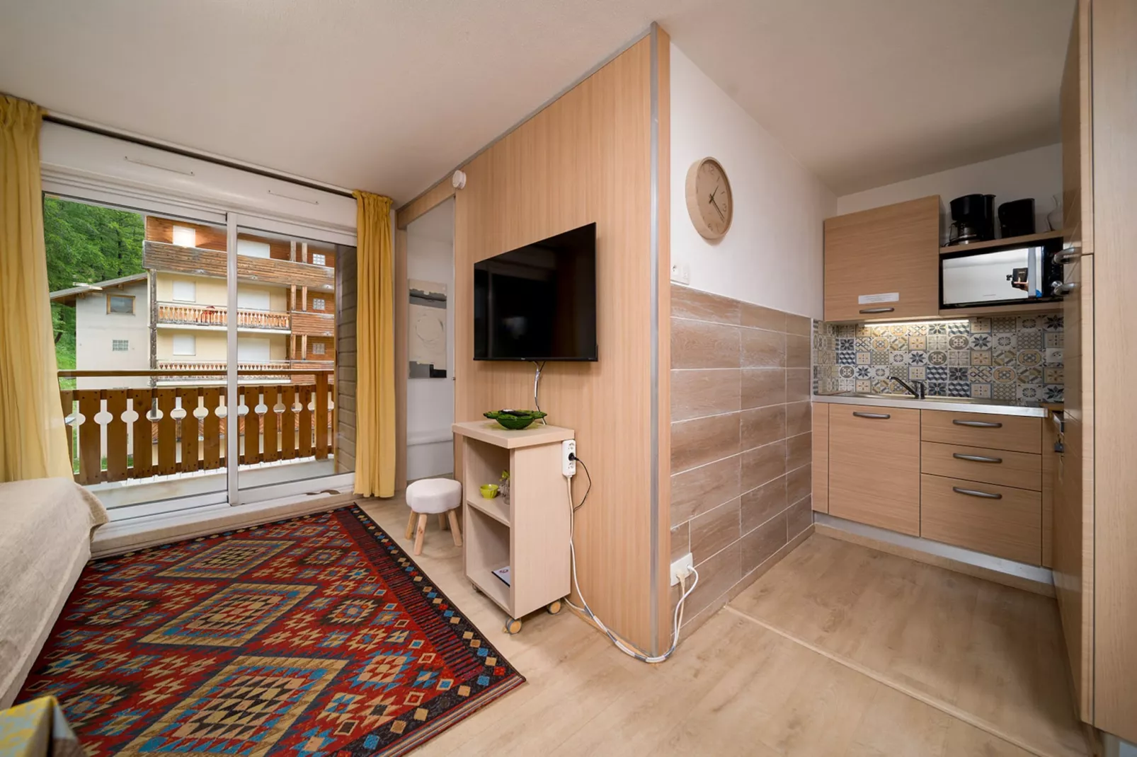 C. DU VERDON N°2301 - 2P6C-Keuken