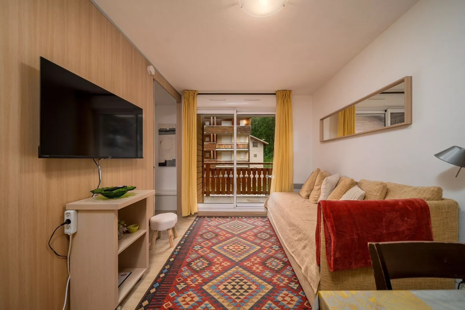 C. DU VERDON N°2301 - 2P6C-Woonkamer