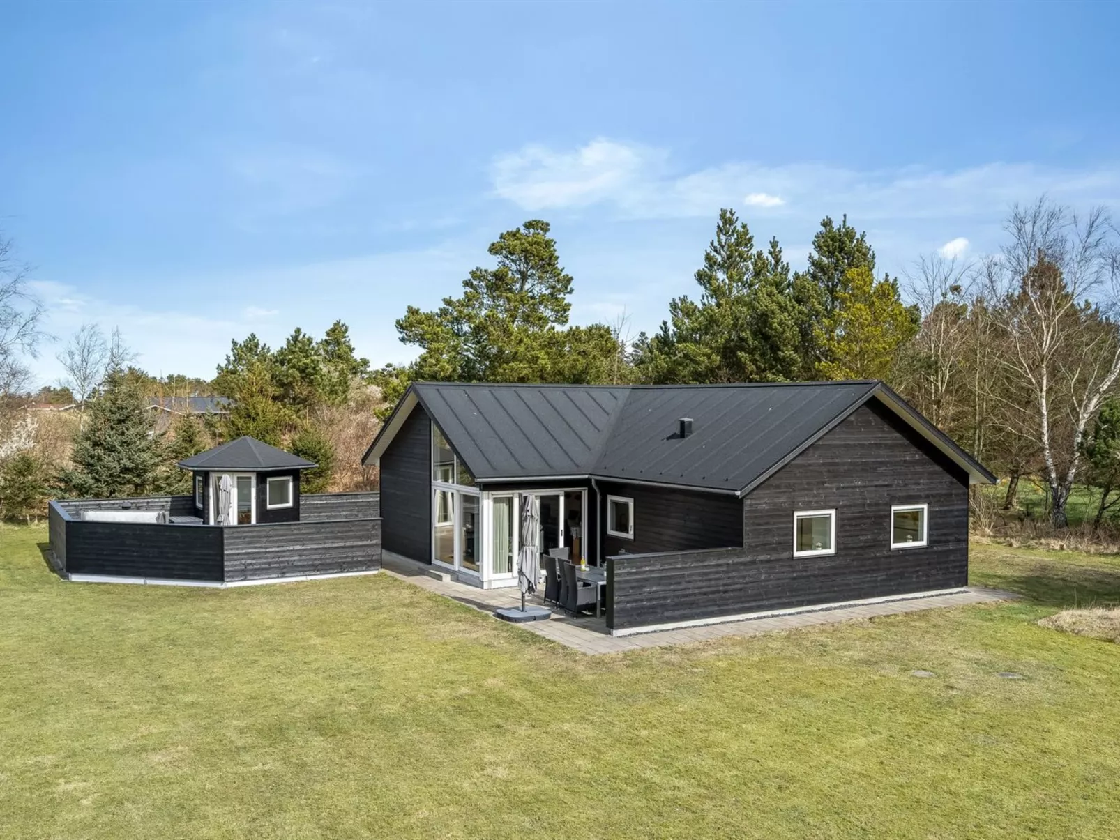 "Sunna" - 1.2km from the sea
