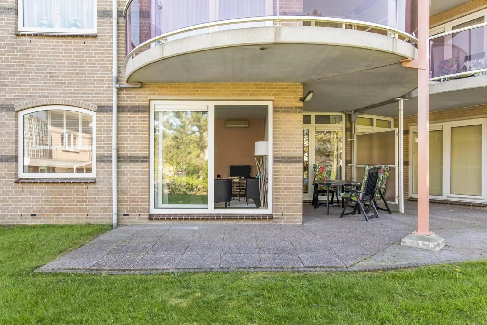 Résidence Juliana 56-Buitenkant zomer