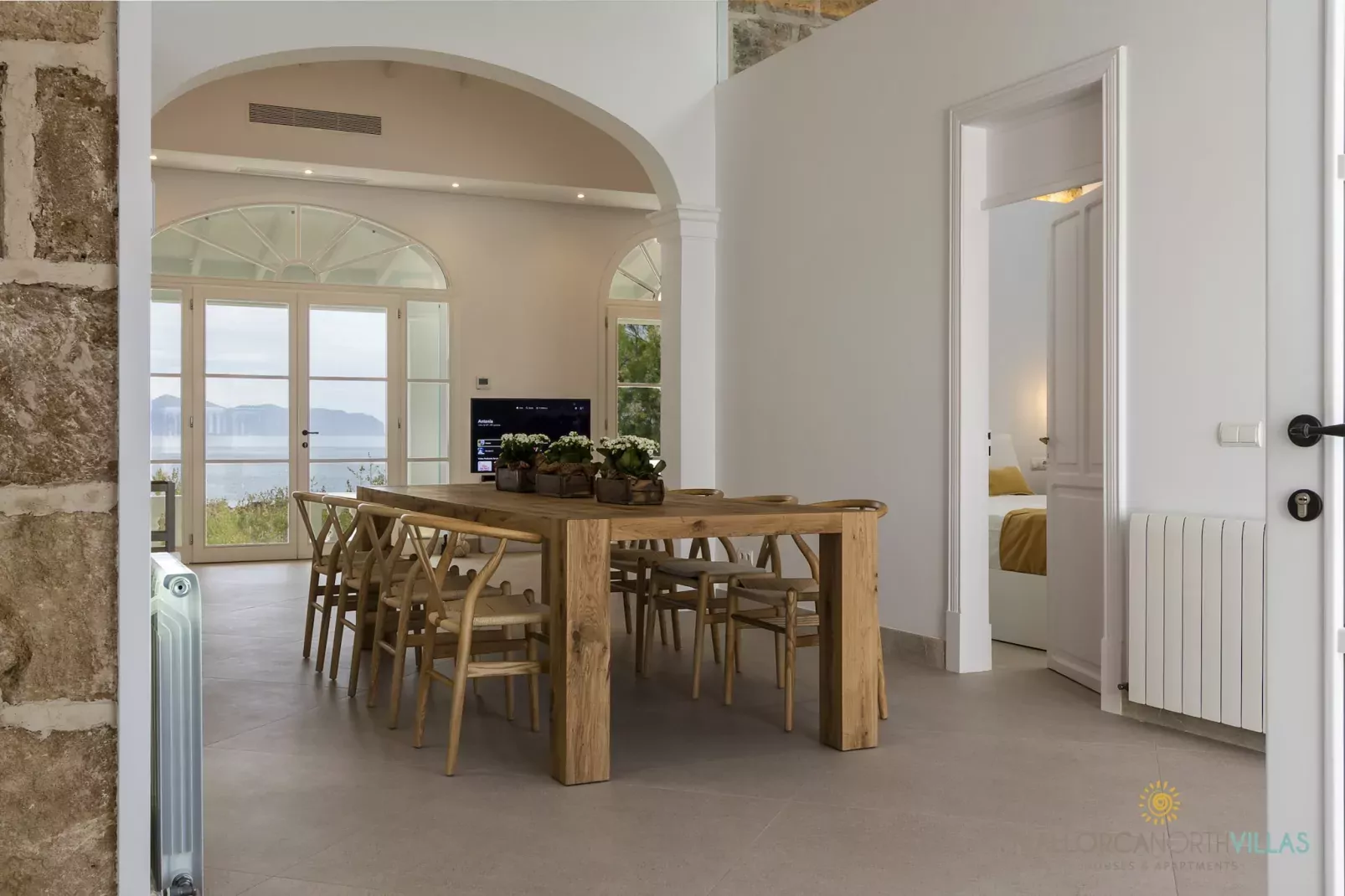 Villa Veles Dos: Tu Escapada de Lujo Frente al Mar-Eetkamer