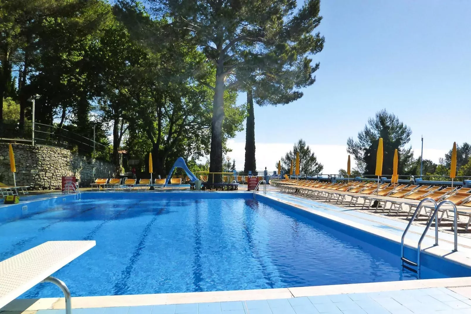 Ferienresort C'era Una Volta Villanova d'Albengo - Type MH C 5 Pax ca 34 qm-Zwembad