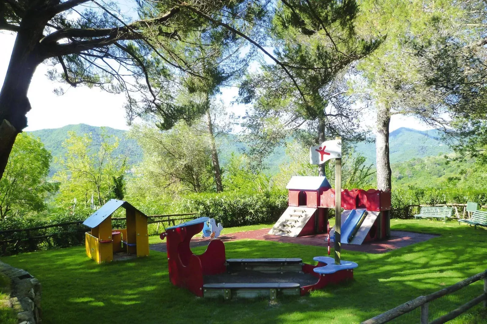 Ferienresort C'era Una Volta Villanova d'Albengo - Type MH C 5 Pax ca 34 qm-Parkfaciliteiten