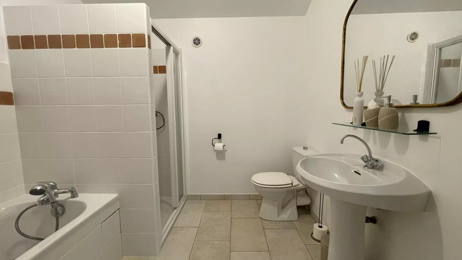 Domaine Saint Martin le Redon-Badkamer