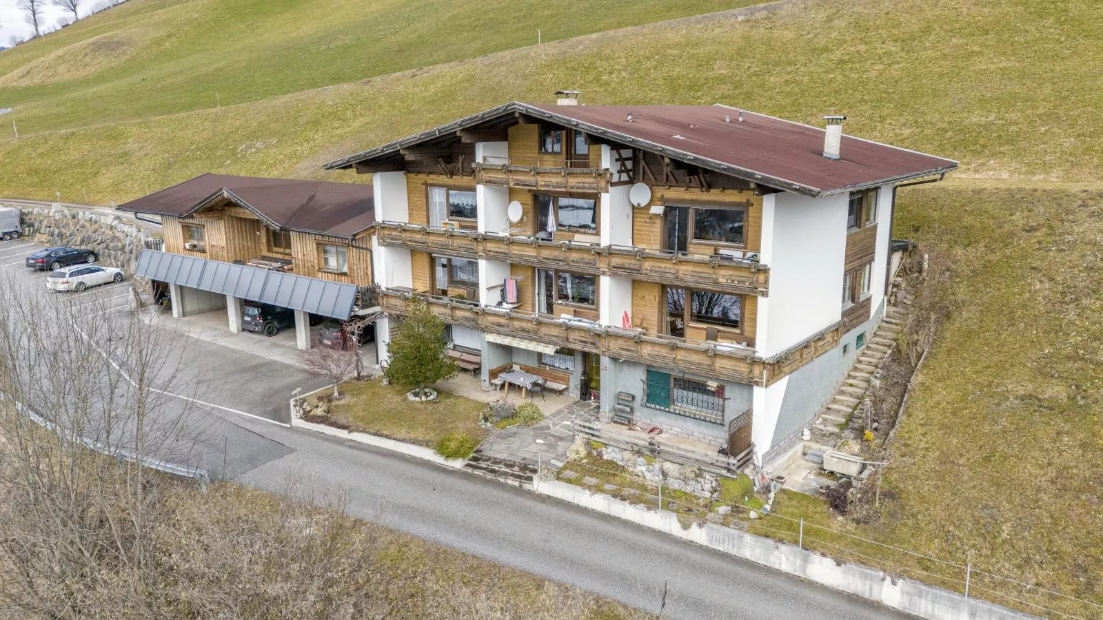 Berghof-Exterieur winter