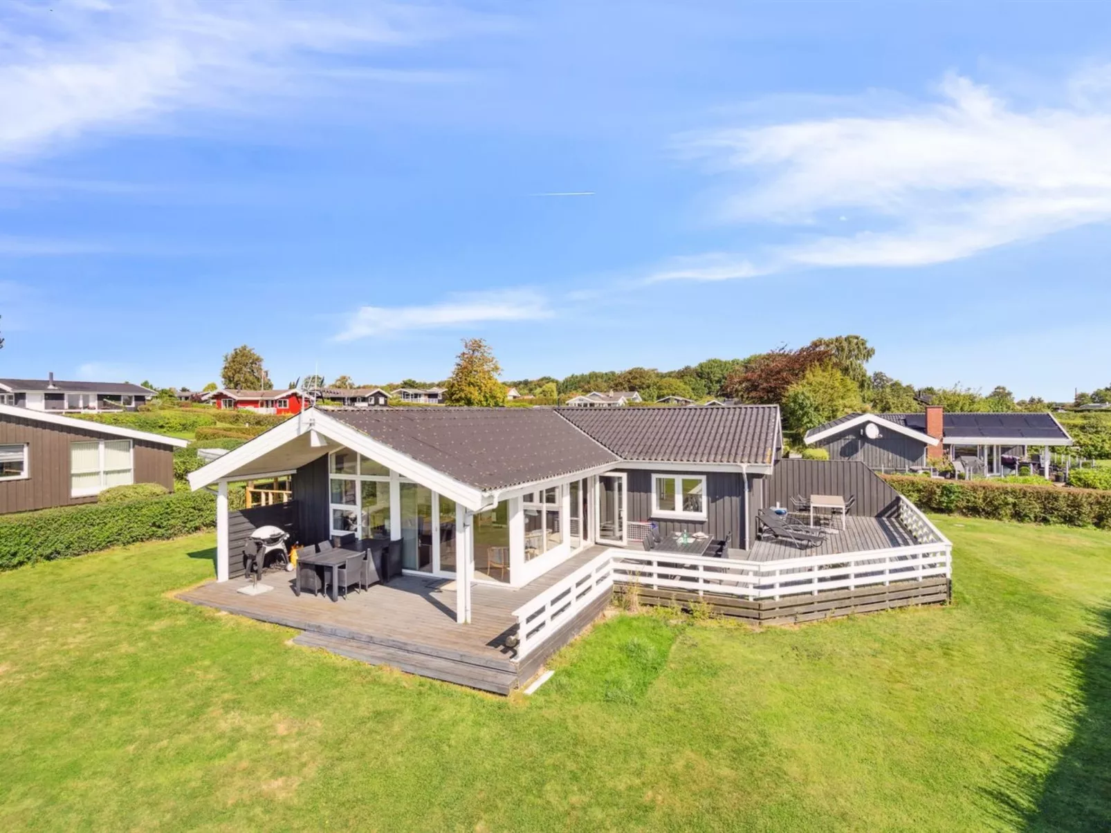 "Henrich" - 200m from the sea