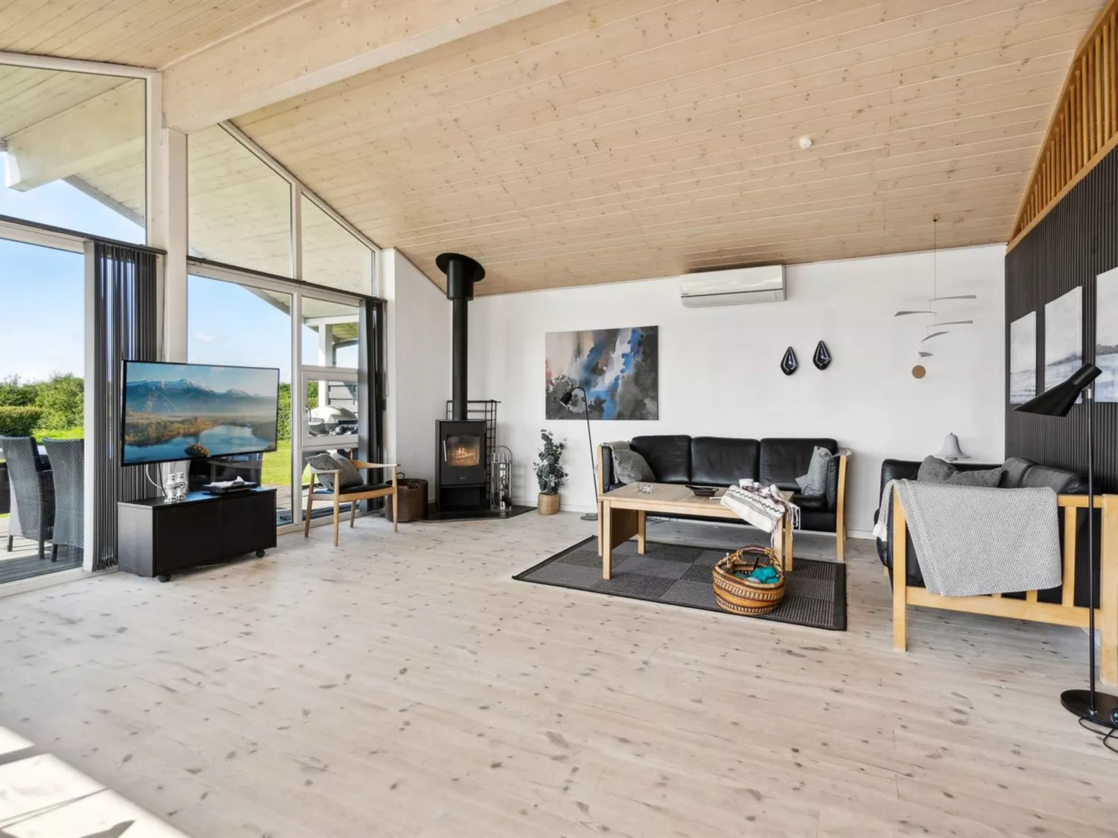 "Henrich" - 200m from the sea