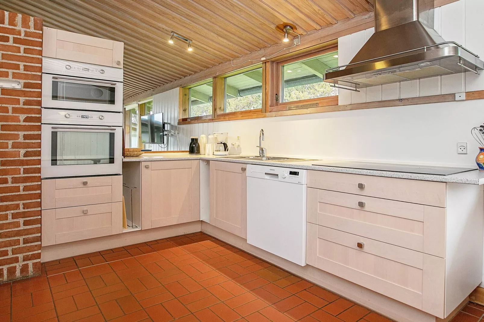 3 room,2 bathrooms w/seeview-Binnen