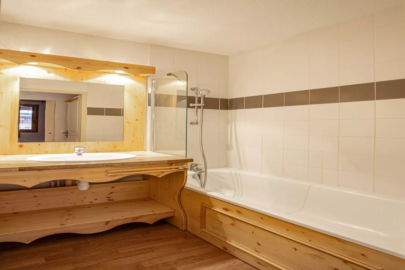 Hameau 5 106b - SPA & PISCINE studio 4 pers.-Badkamer