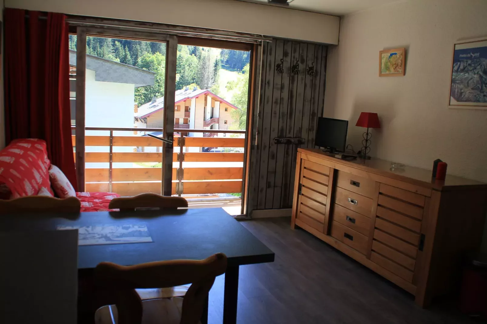 Portes Du Soleil PSA47 TELECABINE & MOUNTAIN 4 Per-Woonkamer