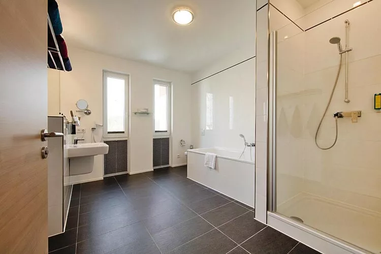Luxus Appartement / 5 Personen-Badkamer