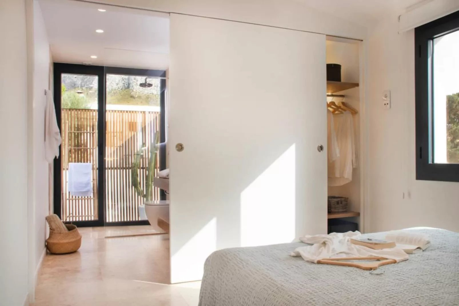 YourHouse Iris House