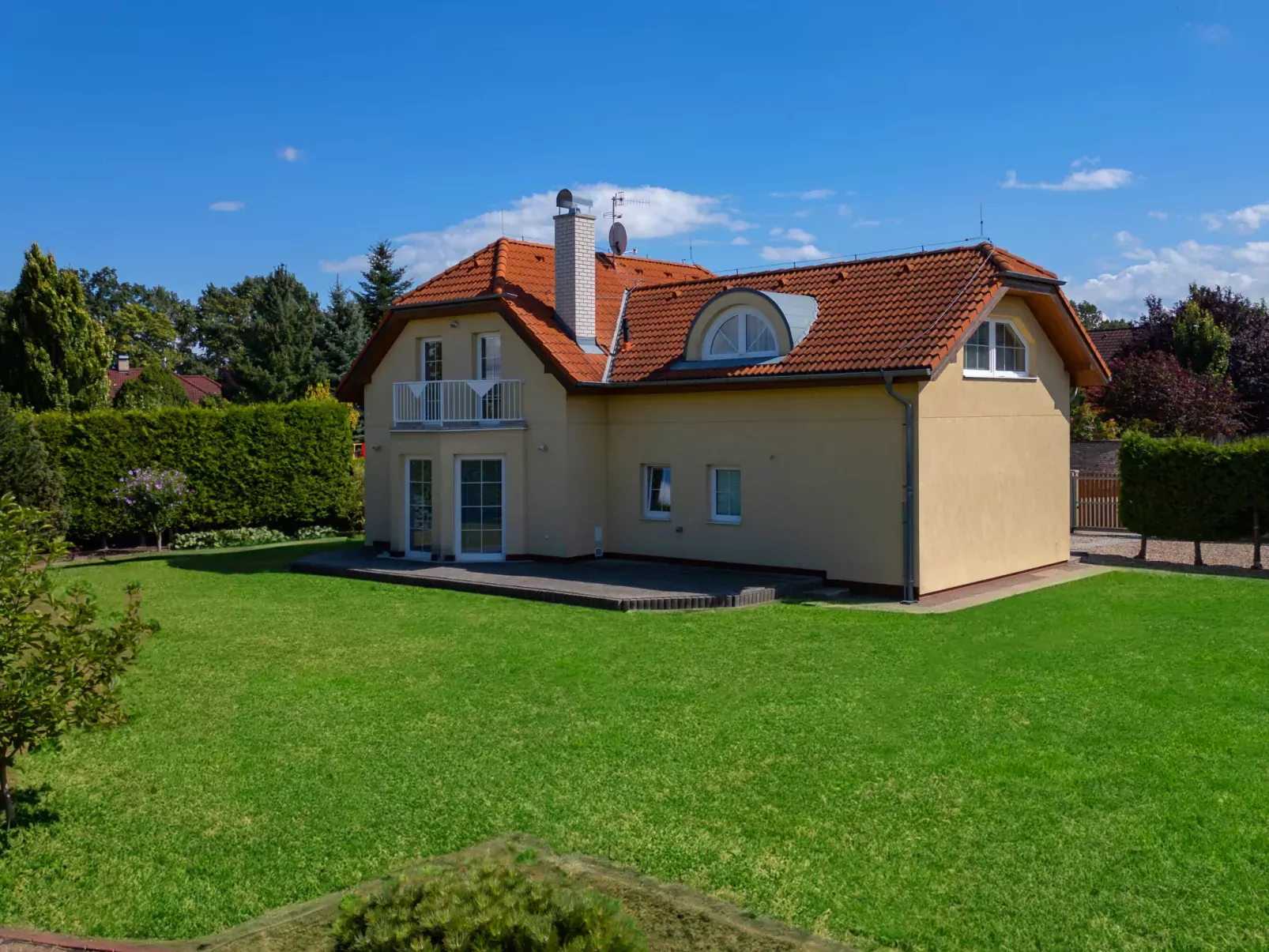 Garden & Terrace Villa-Buiten