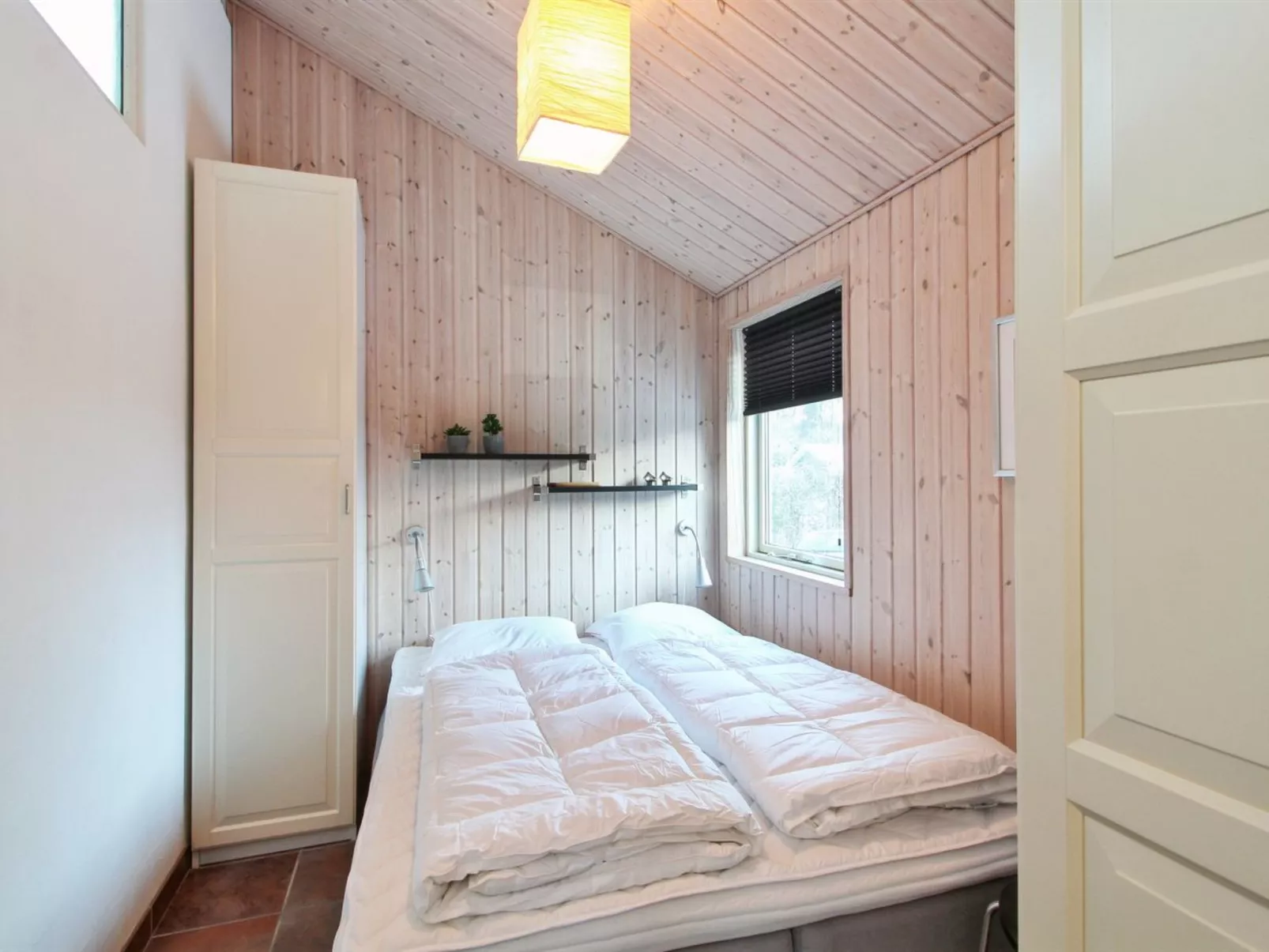 "Henrika" - 300m from the sea-Binnen