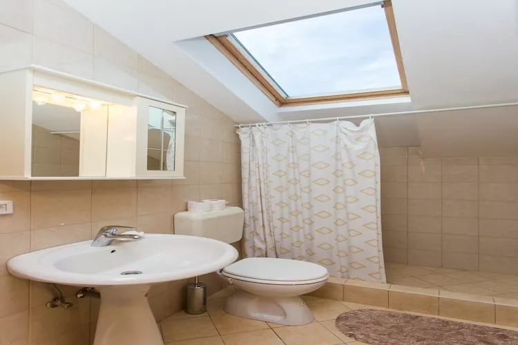 Apartments Villa Maslina - Two Bedroom Apartment with Terrace and Garden View