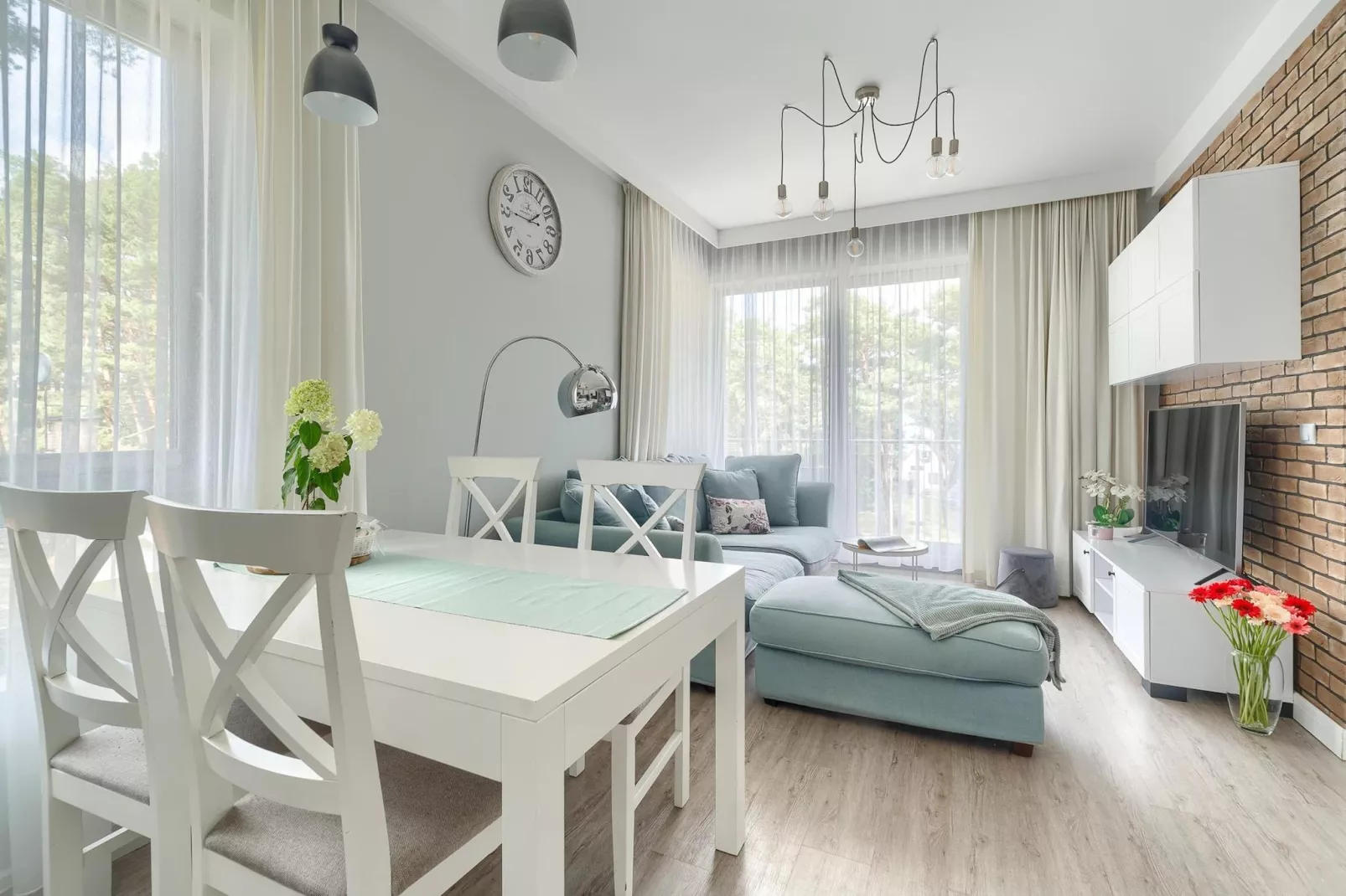 Apartament 4-osobowy Grunwaldzka 12C-21 Pobierowo-Eetkamer