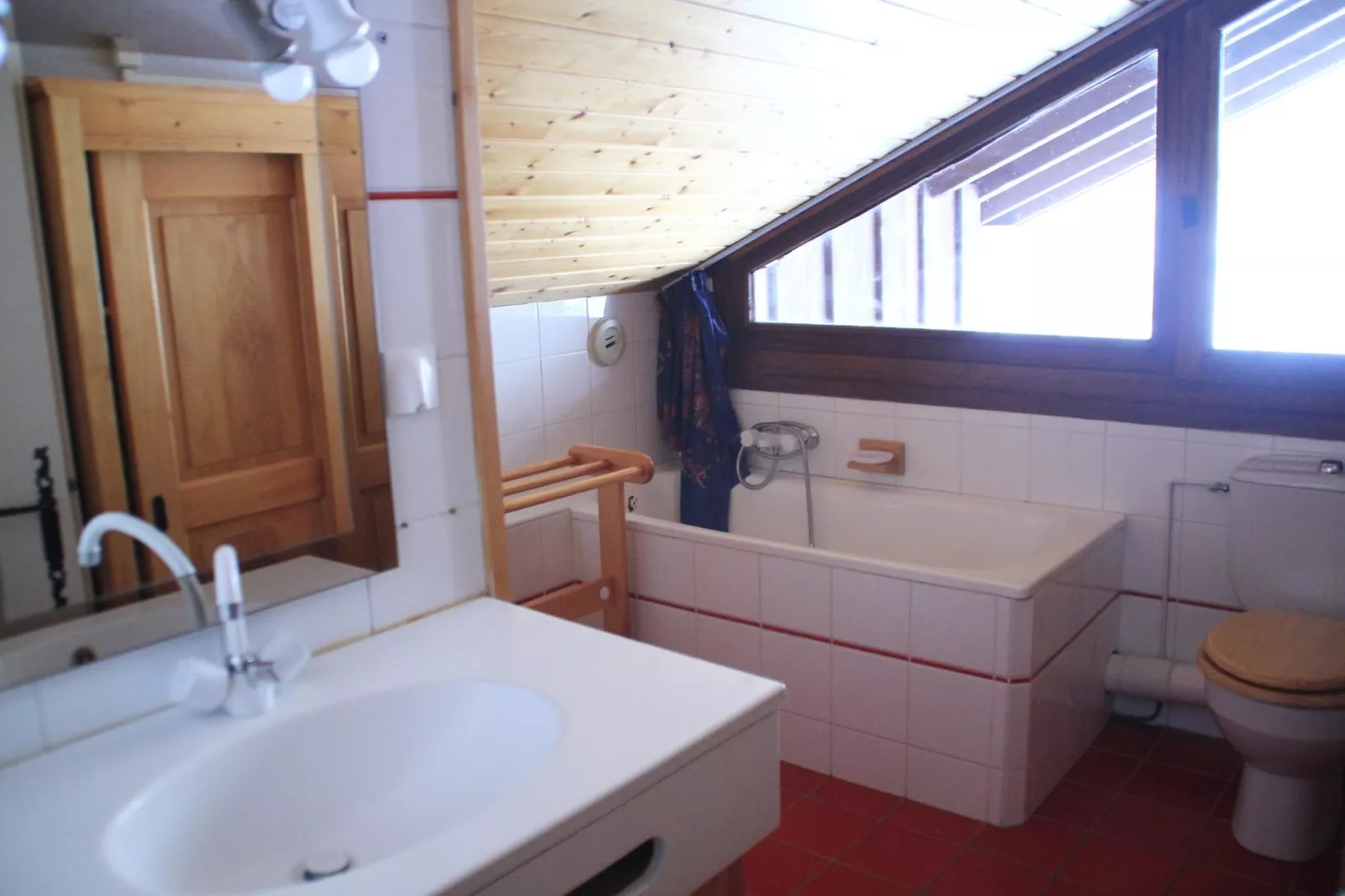SORBIERS SS11 VIEW & QUIET 6 Pers.-Badkamer
