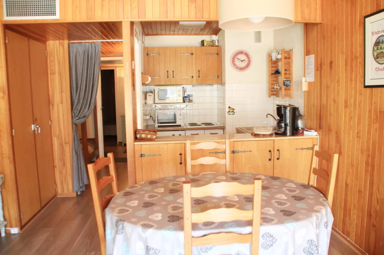 RESIDENCE RSA4 SWIMMING POOL & CENTER 6 pers.-Eetkamer