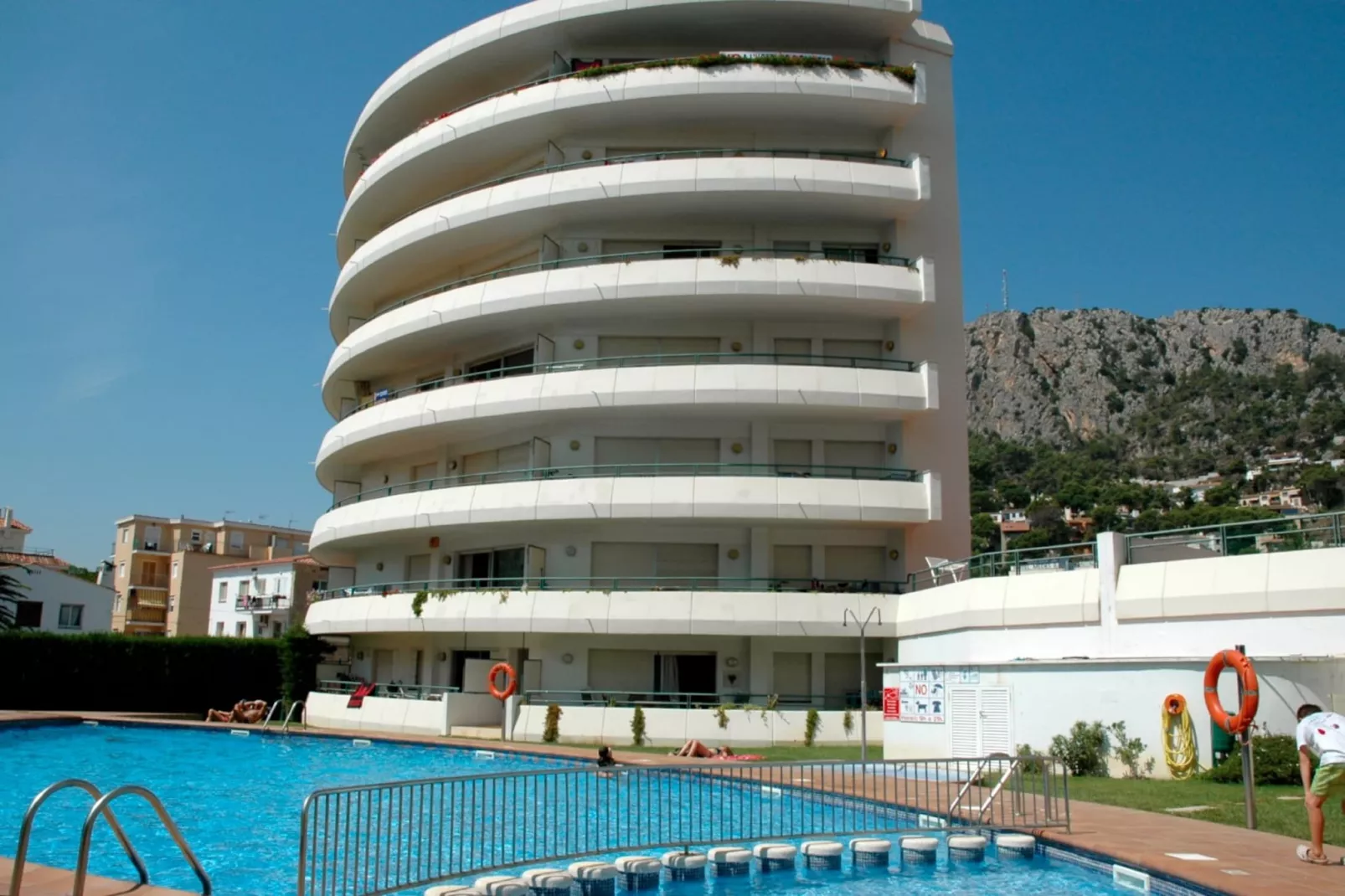 MEDES PARK II 4-2-Zwembad