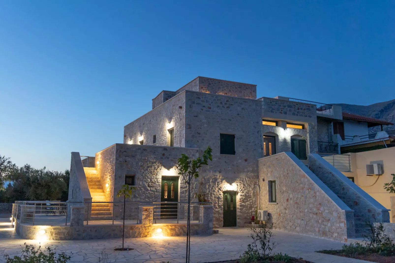 Mani Tsopakas Residences - Trisakia Apartment