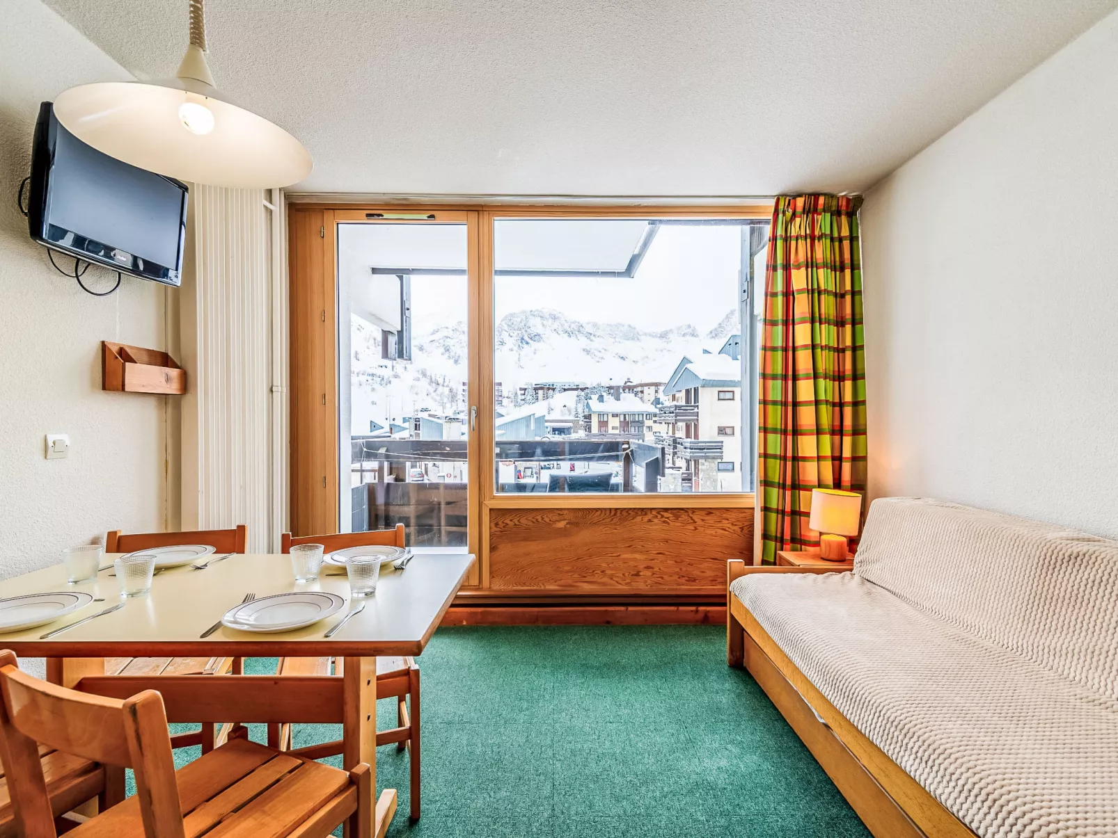 Home Club (Lavachet)-Binnen