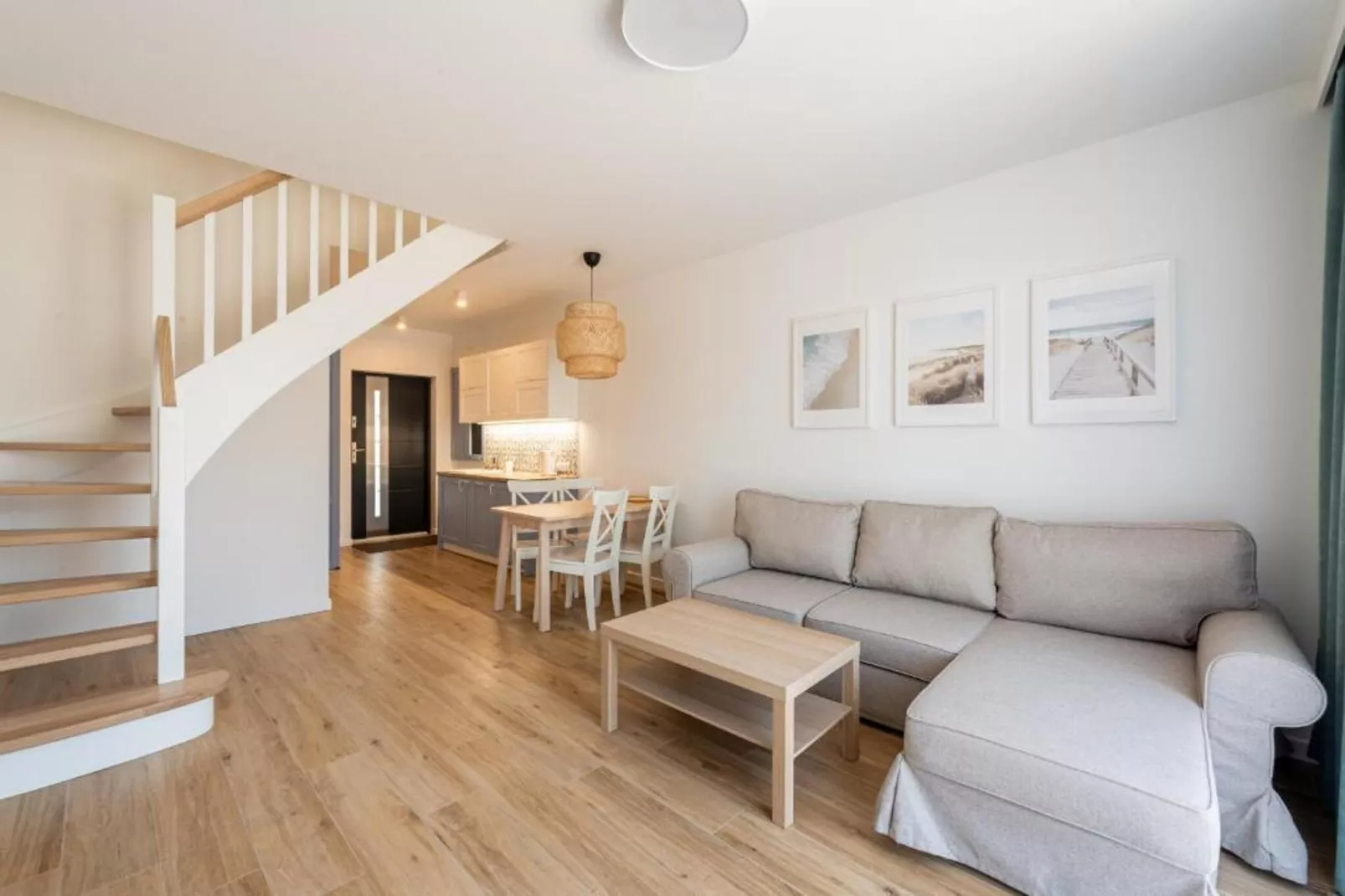 Apartament niedziela-niedziela dla max 6 osób Grzybowo-Woonkamer