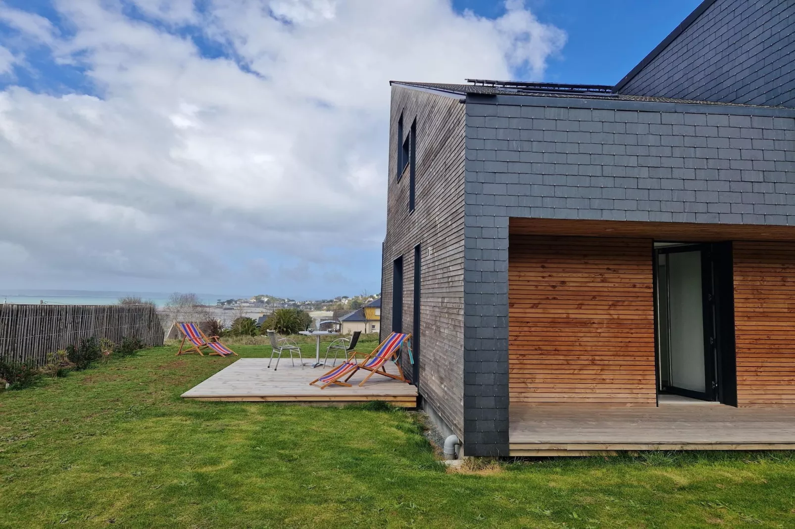 Studio bas Locquirec-Buitenkant zomer