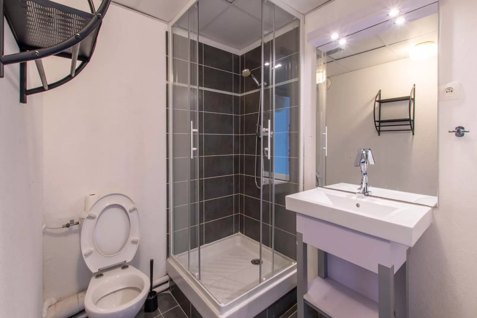 CAP CAMARGUE F N°123 - 3P7-Badkamer