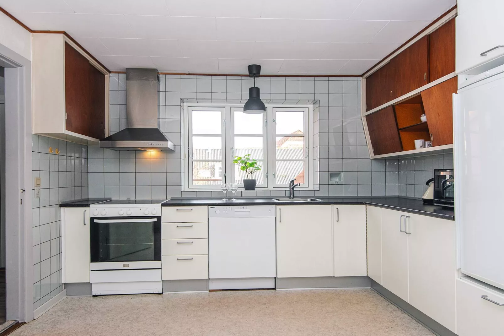 Vakantiehuis, aan de haven-Binnen
