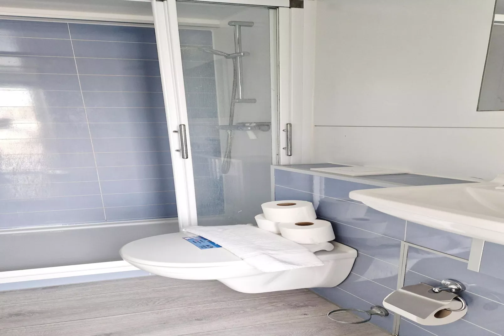 Havenlodges Naarden 1-Badkamer