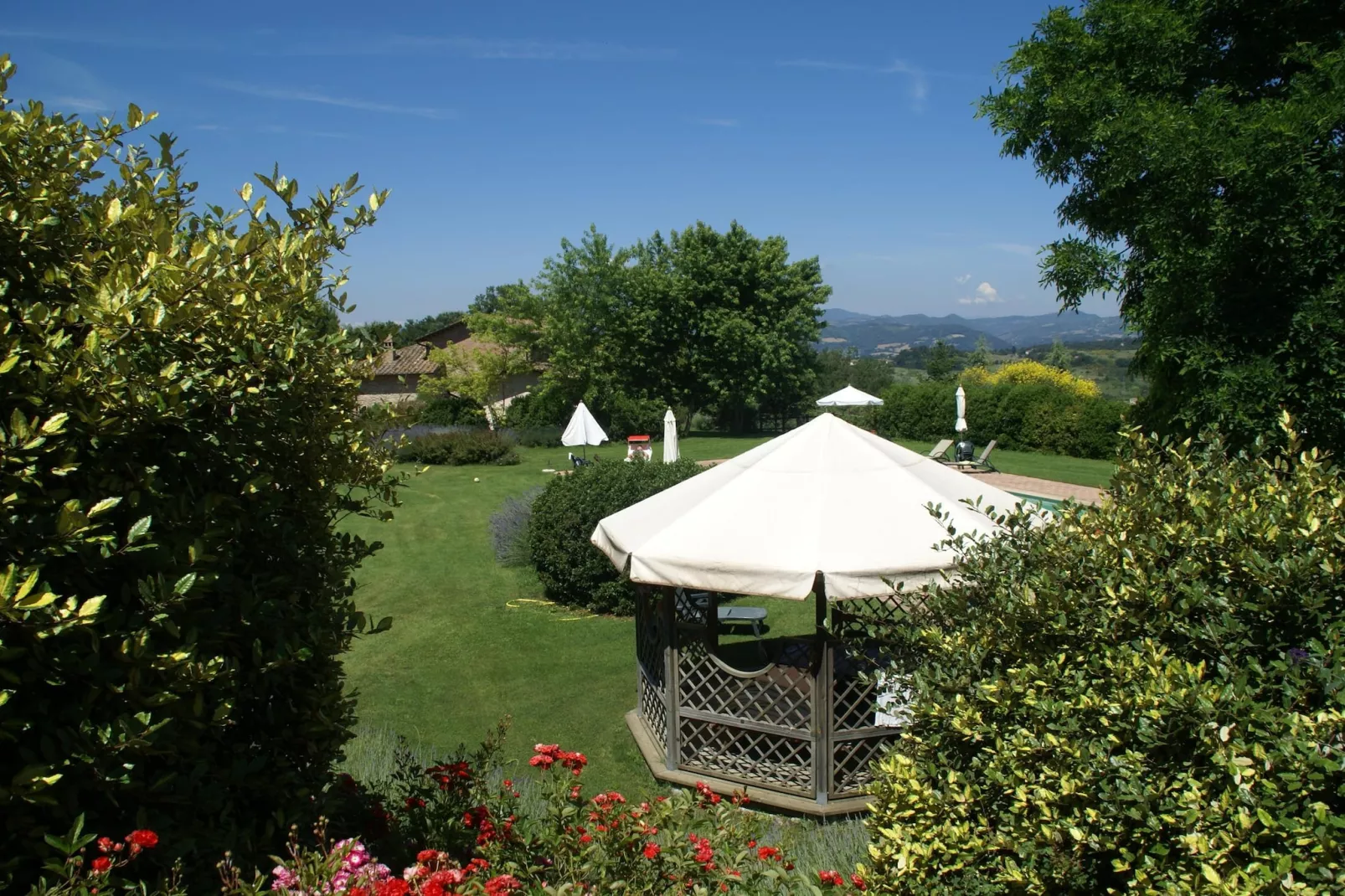 Podere Montone Fienile-Uitzicht zomer