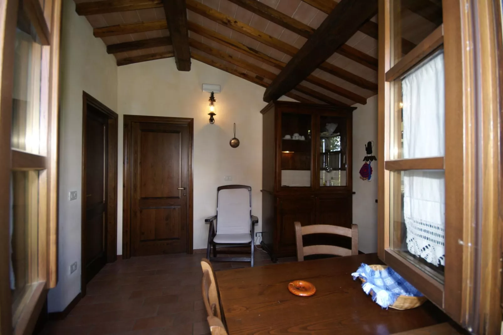 Podere Montone Fienile-Eetkamer