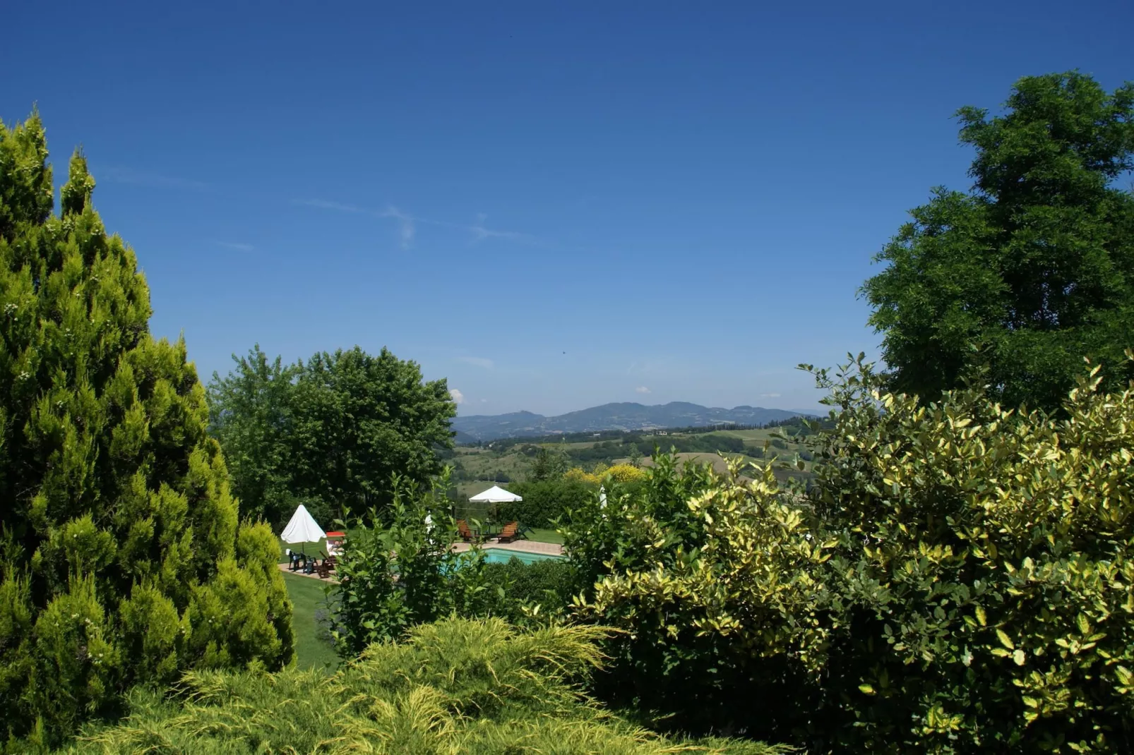 Podere Montone Fienile-Uitzicht zomer