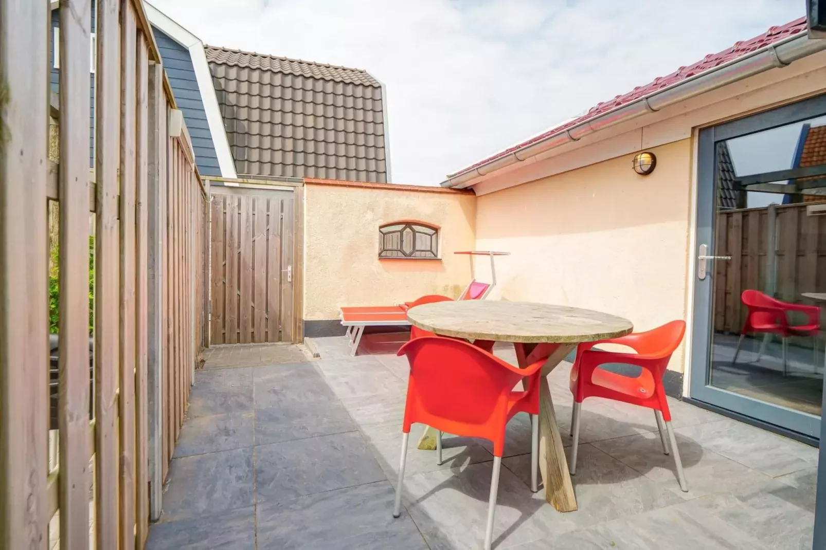 Strandhuis 't Koepeltje-Terrasbalkon