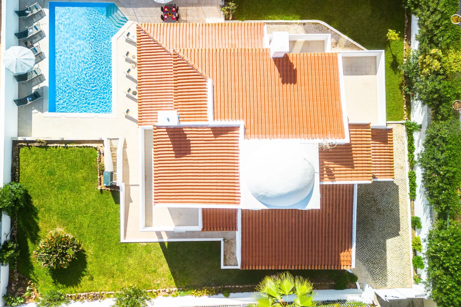Villa Perola-Buitenkant zomer