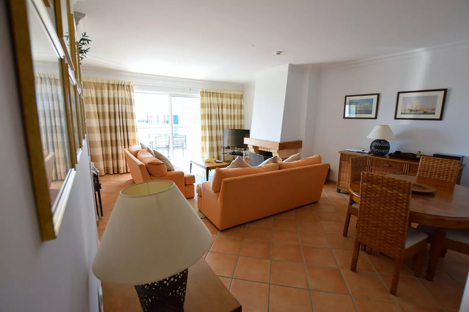 Apmto Villa Sol-Woonkamer
