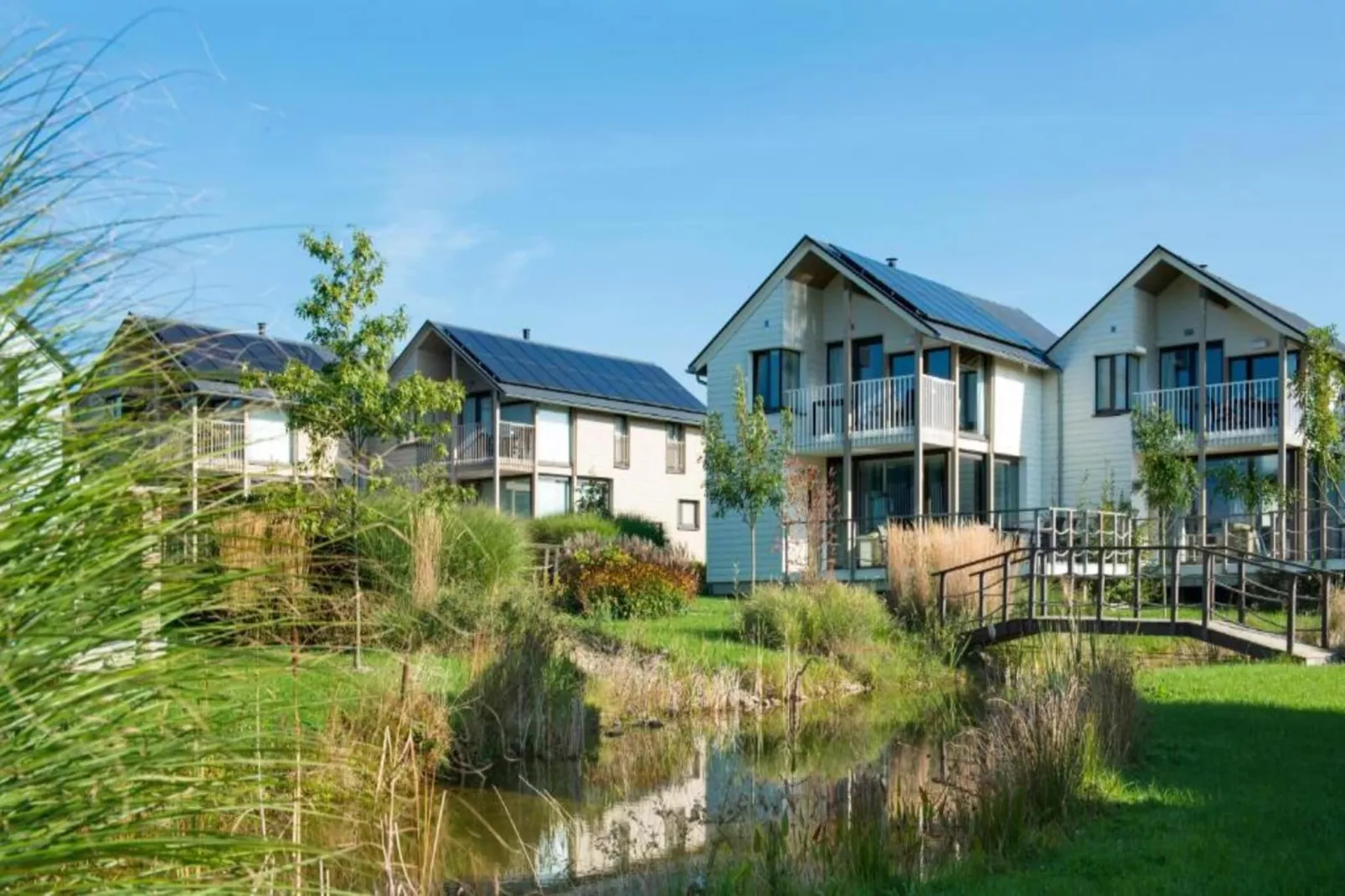 6 persons - 3 children's rooms 100m²-Buitenkant zomer