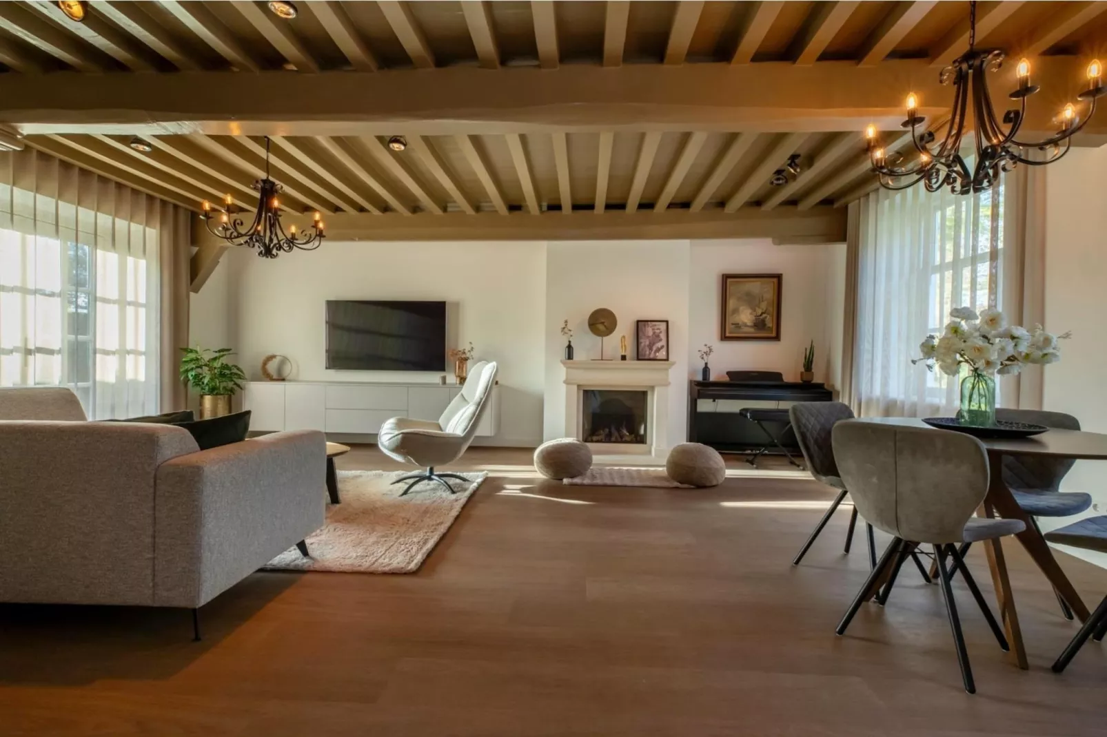 Vakantiehuis 'Boerderij Molenhof' - Stationsweg 5  Heinkenszand-Woonkamer