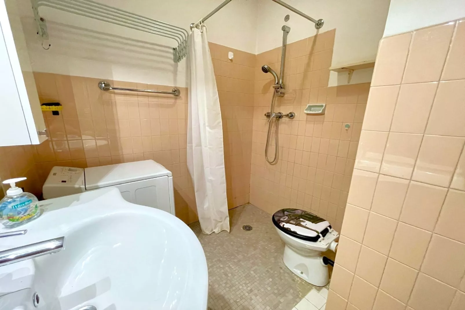 Caravella 26-Badkamer