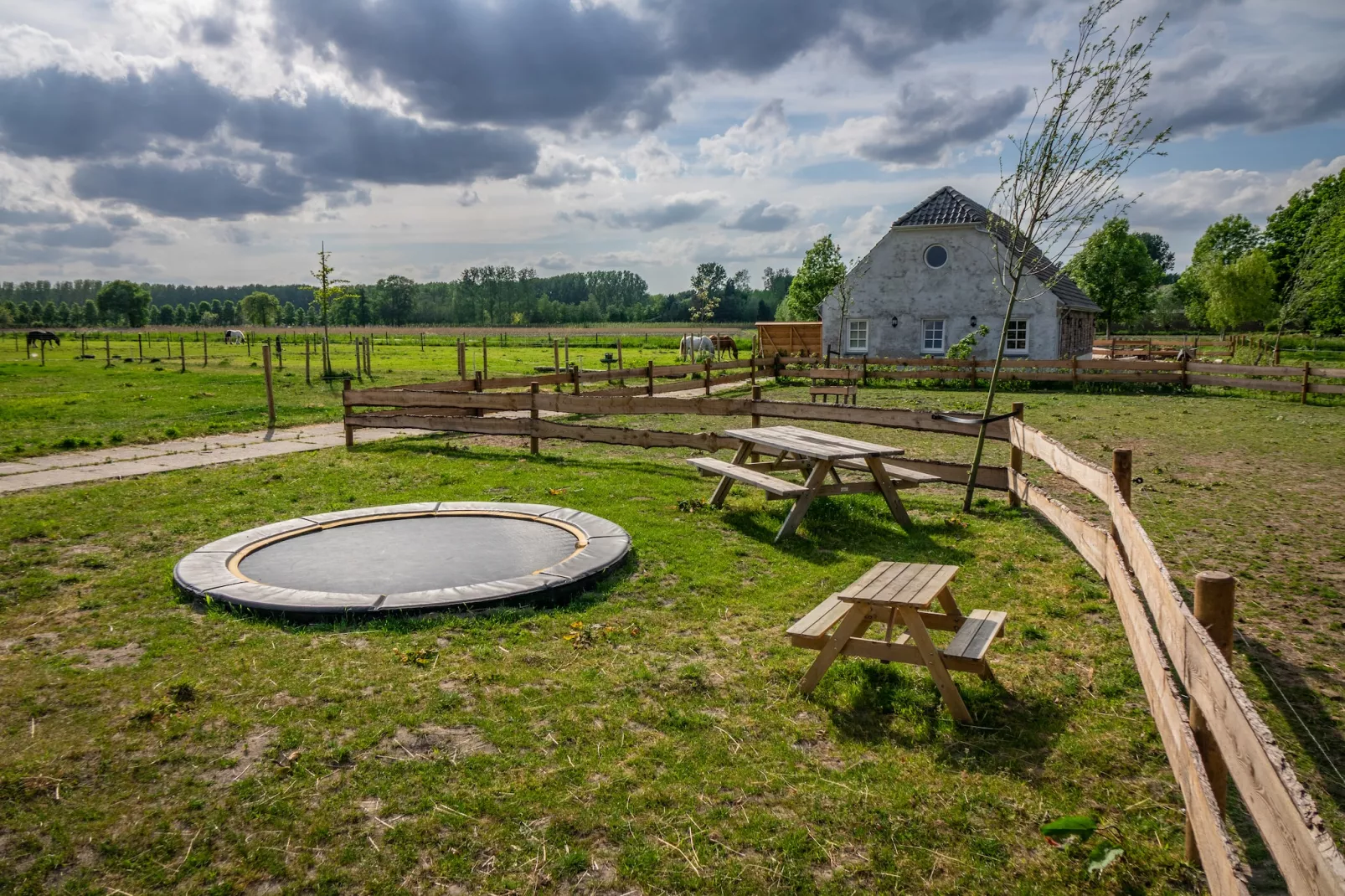 De oude stal-Tuinen zomer
