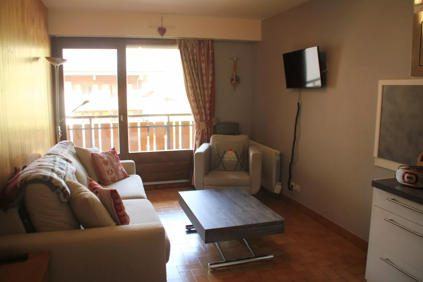Alpenlake AP110  LAC & NATURE 4 Pers-Woonkamer