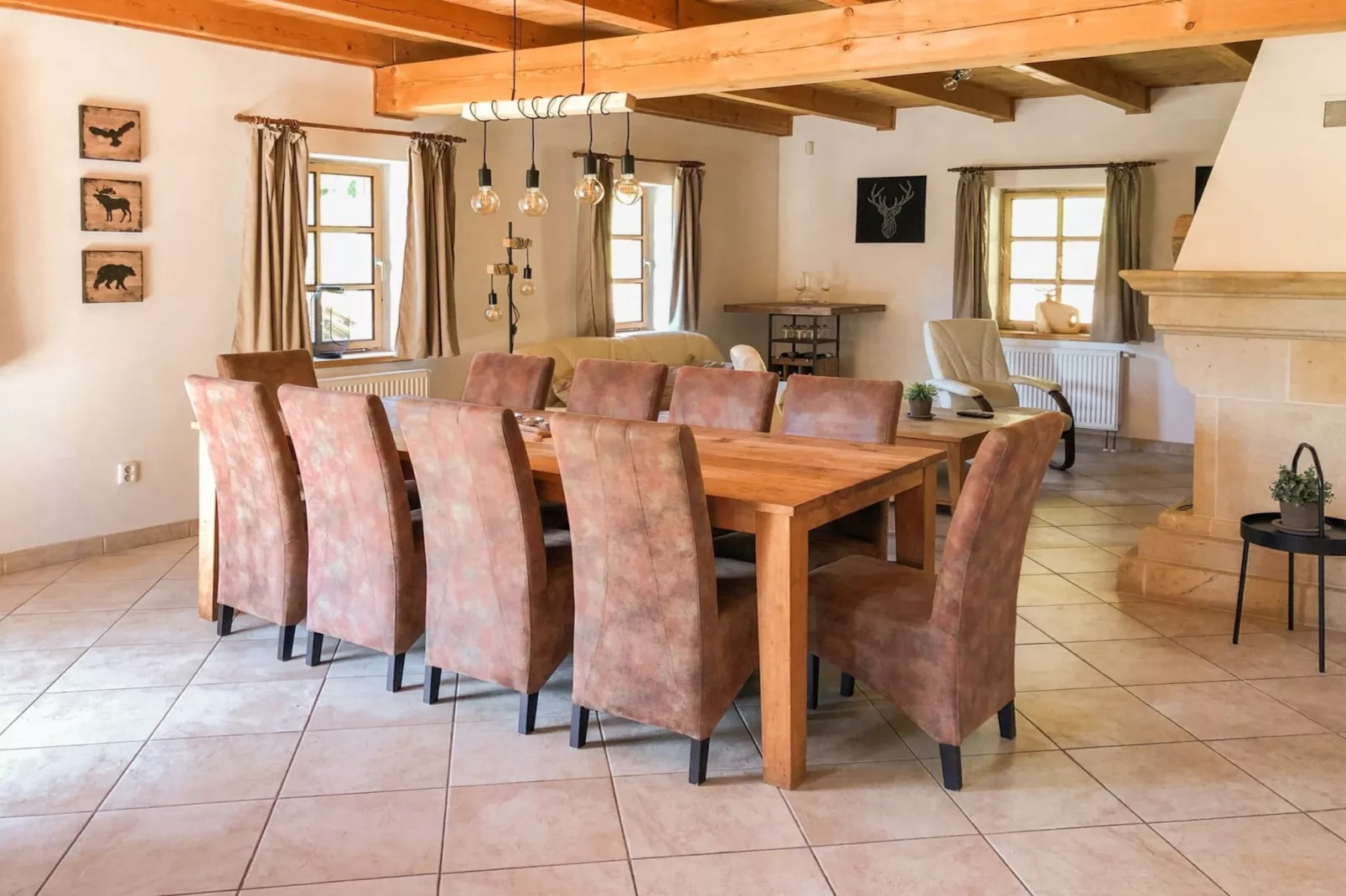 Cottage Zacler-Eetkamer