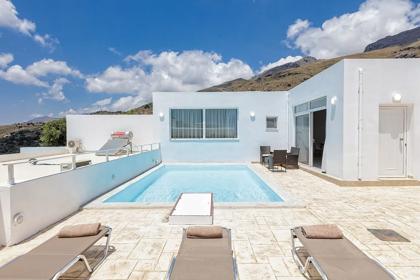 poolofhouse