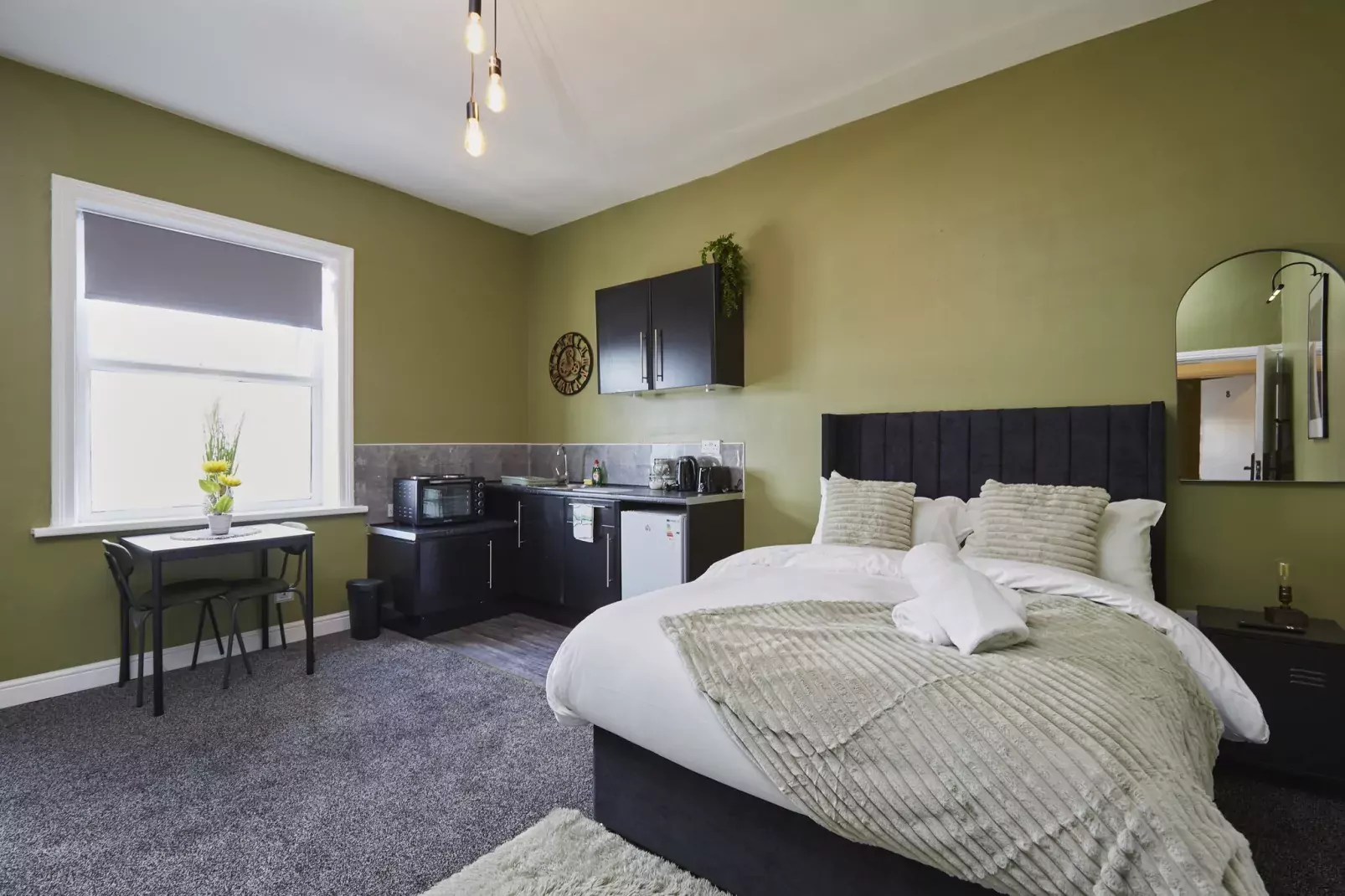 BV Aparthotel Huddersfield Ideal for Business & Leisure Stays-Slaapkamer