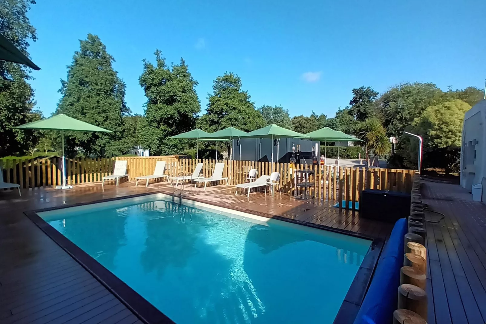 Holiday complex  Golfe du Morbihan Larmor-Baden // Apt 2 pcs 4 pers et 1 bébé 2 salles d'eau REZ DE CHAUSSÉE-Zwembad